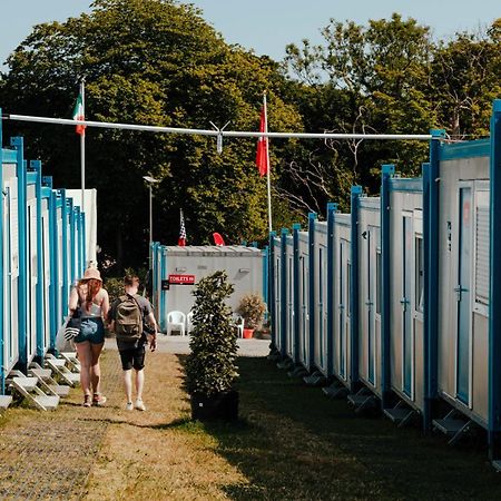 Iomtt Village At Isle Of Man Tt 道格拉斯 外观 照片